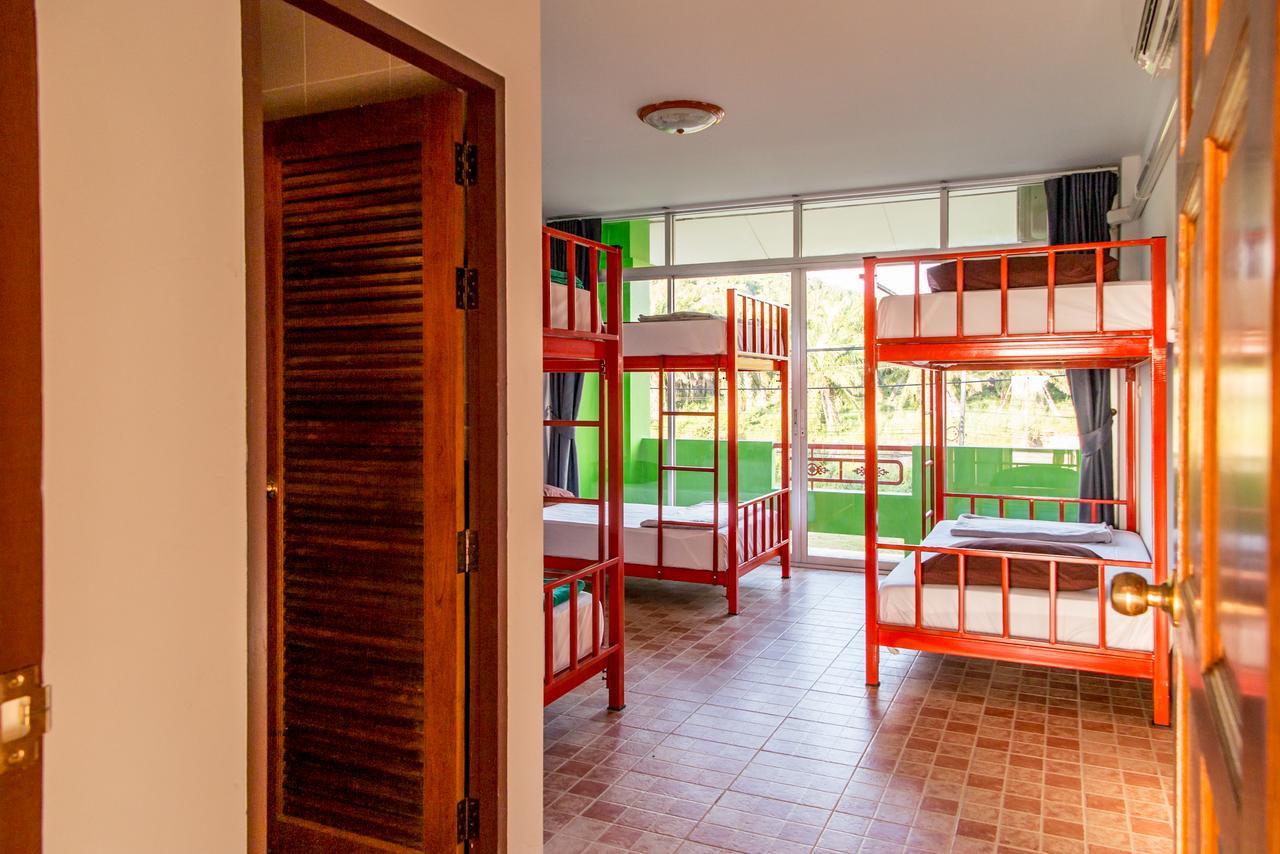 Fan Dee Hostel Koh Lanta Exterior photo
