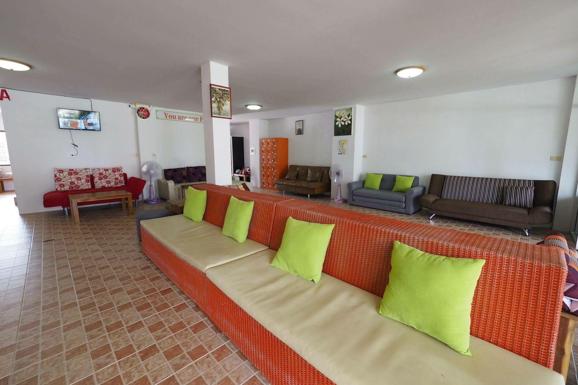 Fan Dee Hostel Koh Lanta Exterior photo