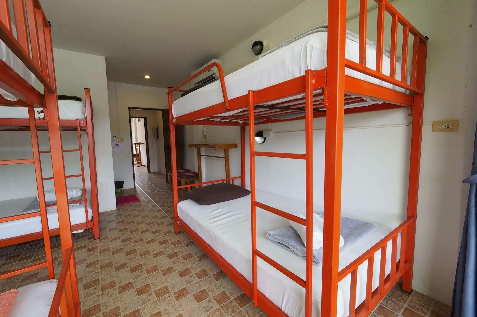 Fan Dee Hostel Koh Lanta Exterior photo