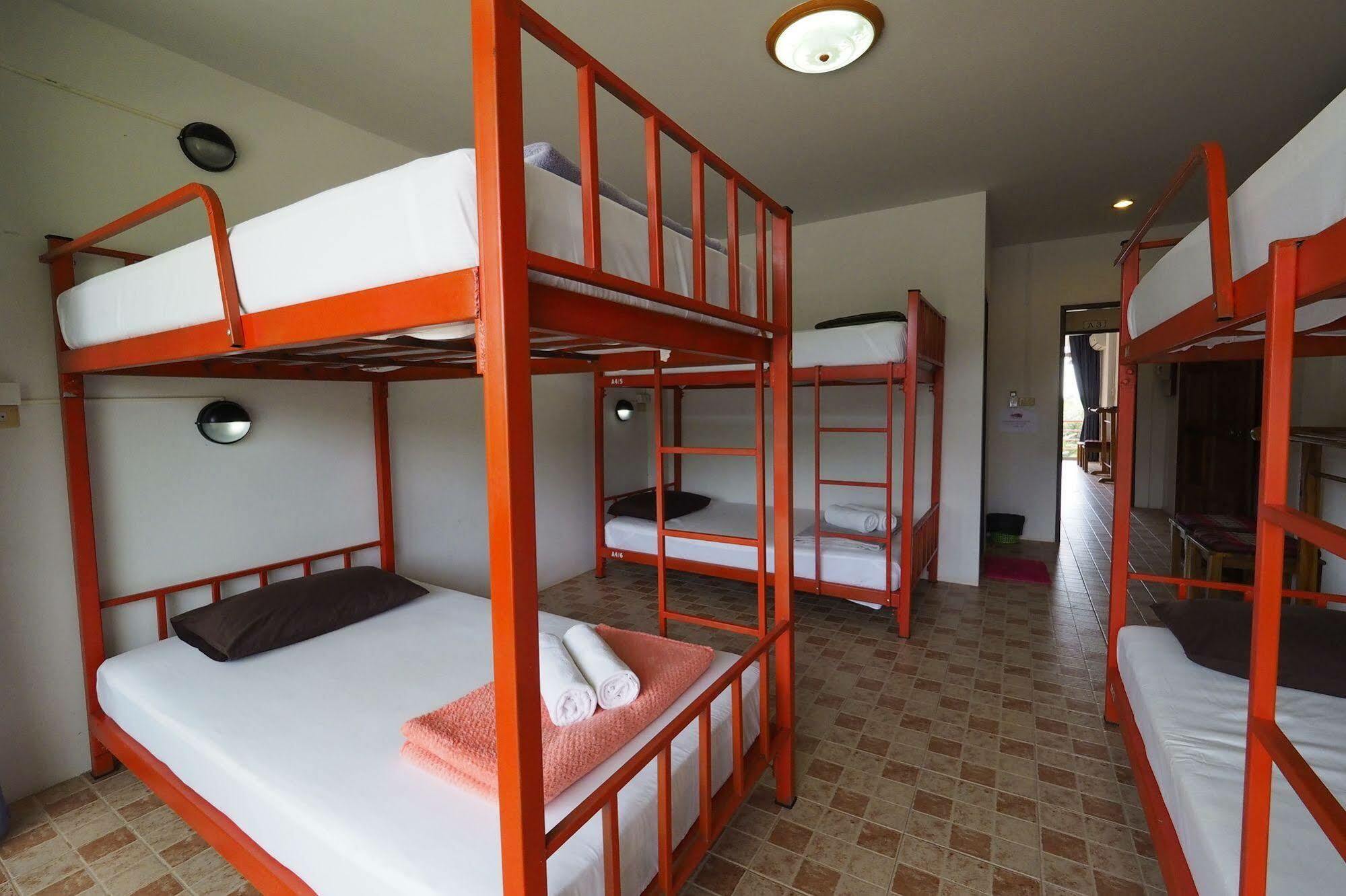 Fan Dee Hostel Koh Lanta Exterior photo